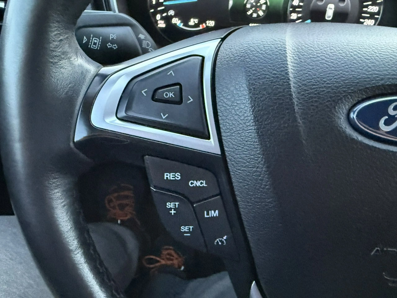 Ford Mondeo - Zdjęcie 20