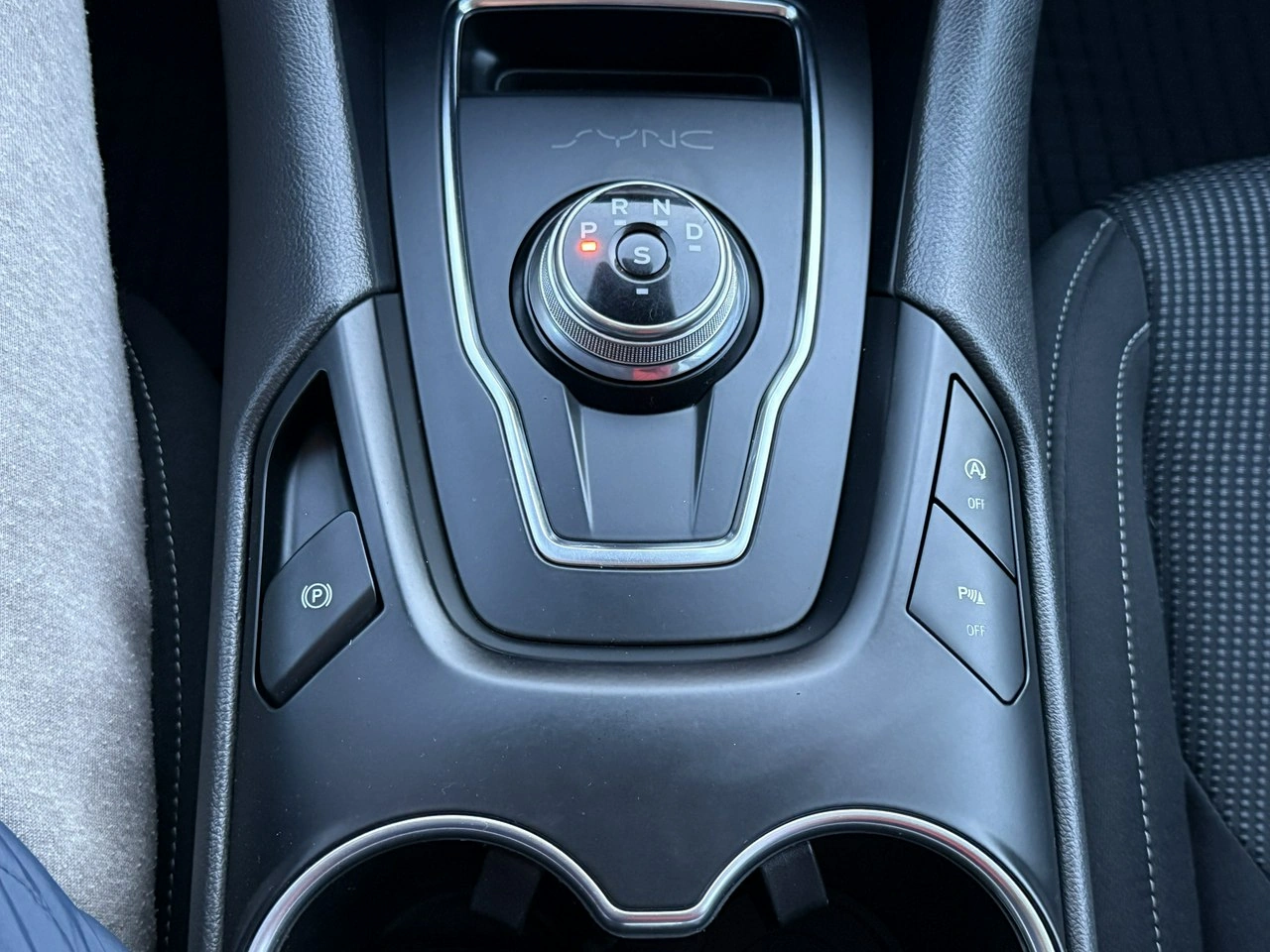 Ford Mondeo - Zdjęcie 23