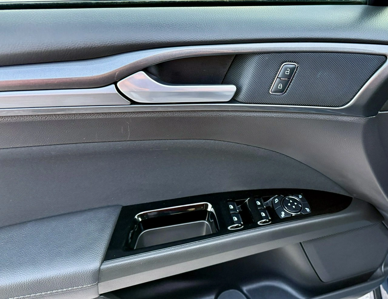 Ford Mondeo - Zdjęcie 35