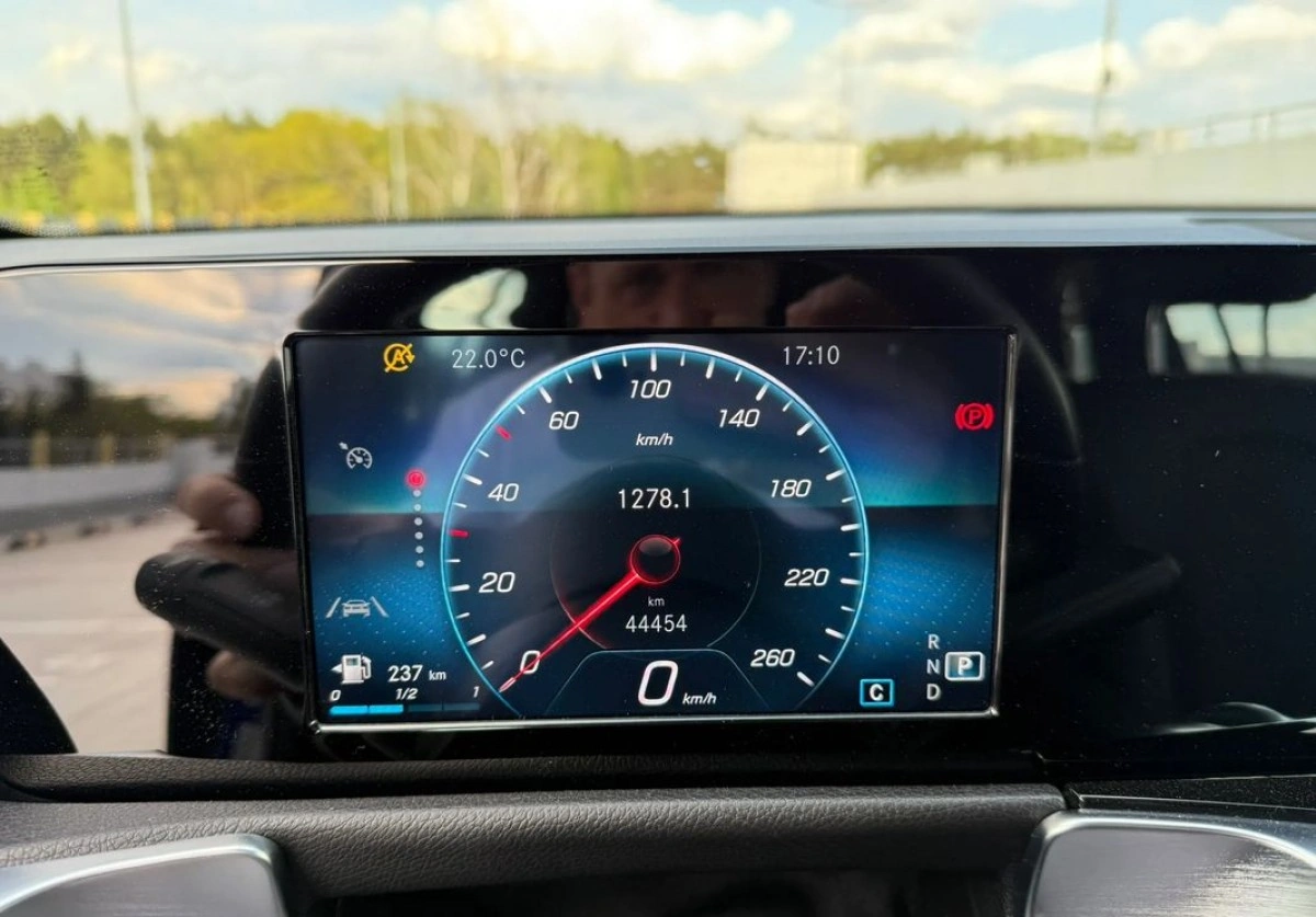 Mercedes-Benz GLB - Zdjęcie 20