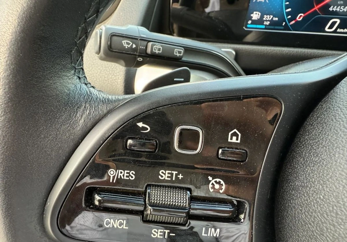 Mercedes-Benz GLB - Zdjęcie 21