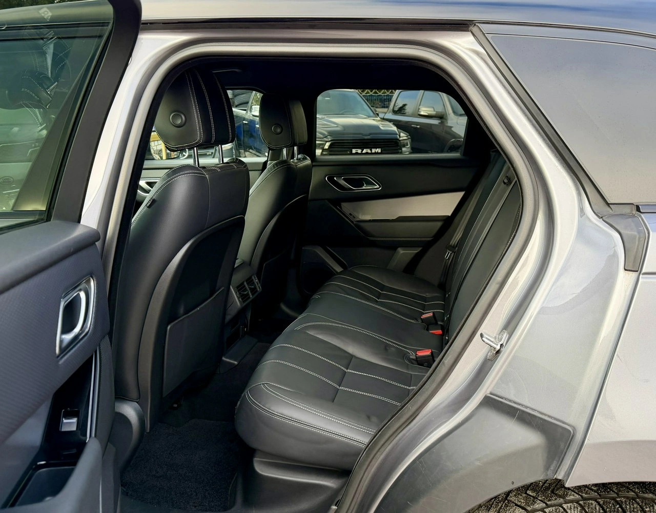 Land Rover Range Rover Velar - Zdjęcie 9