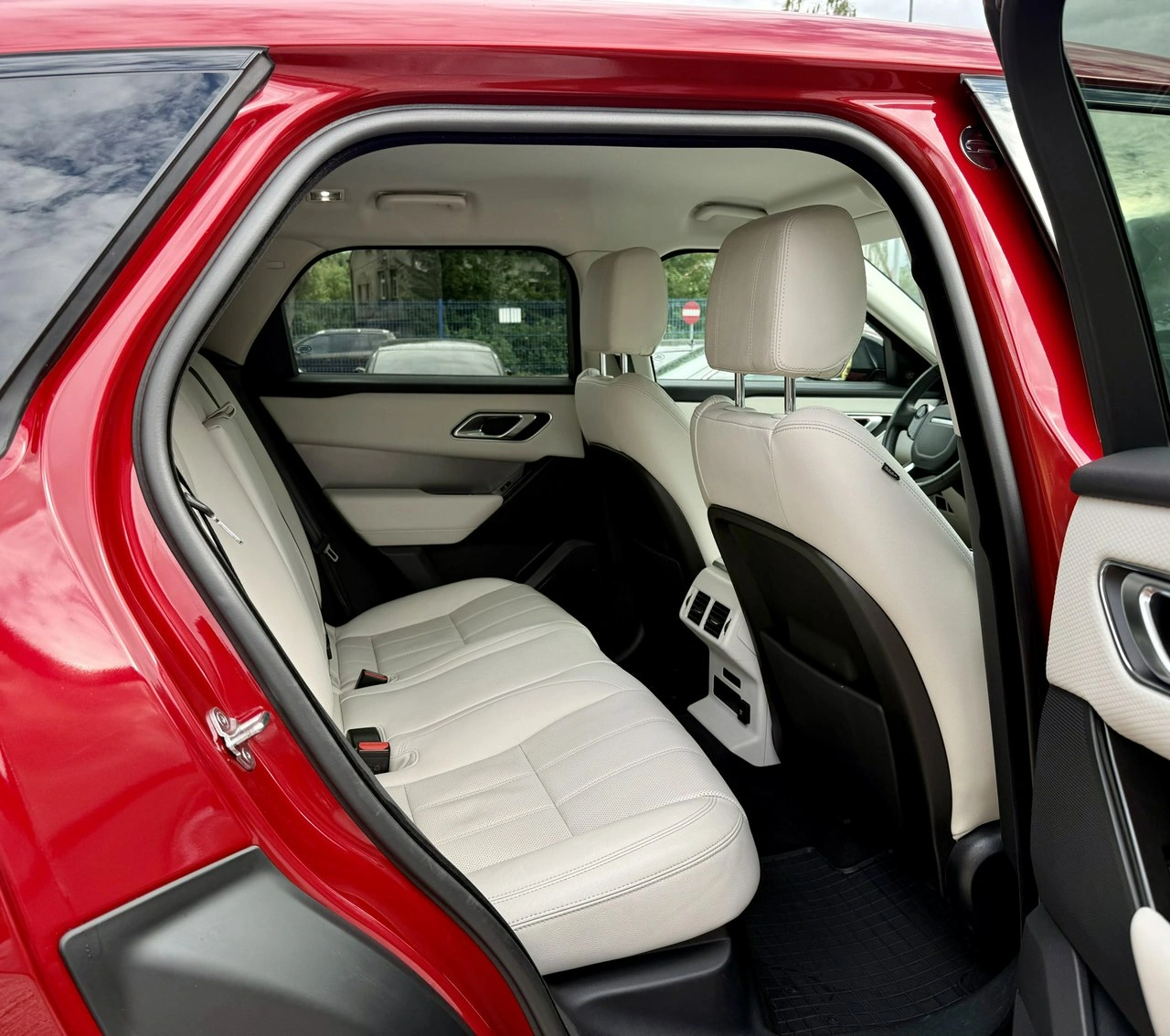 Land Rover Range Rover Velar - Zdjęcie 11