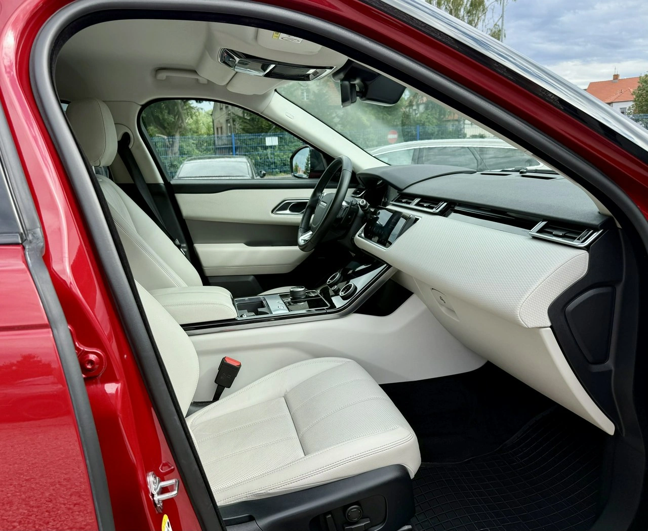 Land Rover Range Rover Velar - Zdjęcie 12