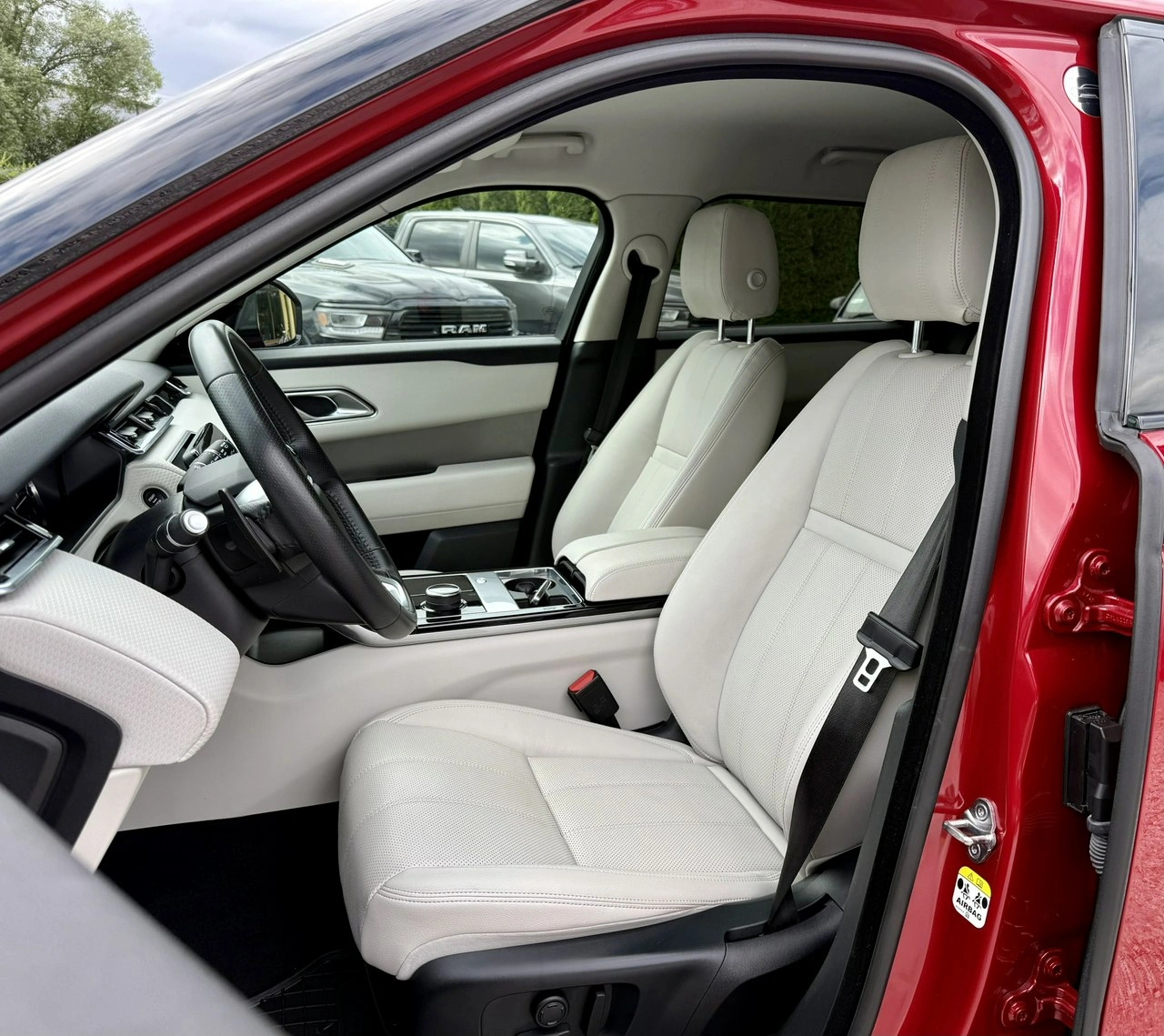 Land Rover Range Rover Velar - Zdjęcie 19