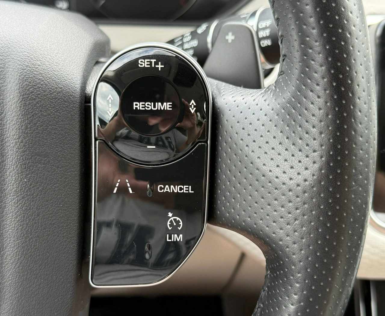 Land Rover Range Rover Velar - Zdjęcie 22