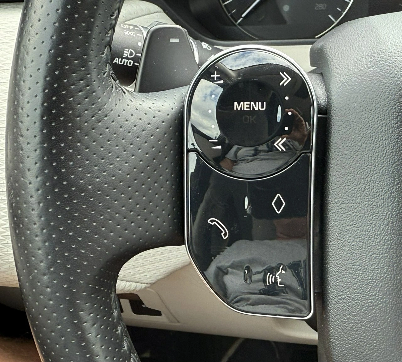 Land Rover Range Rover Velar - Zdjęcie 21