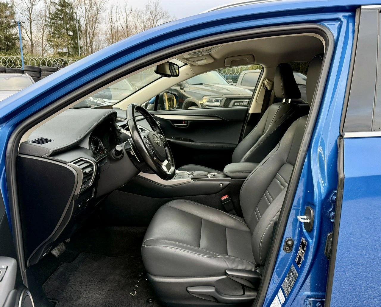 Lexus NX - Zdjęcie 8