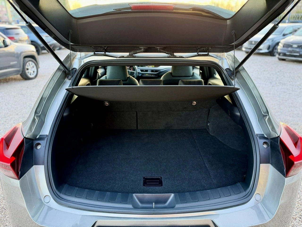 Lexus UX - Zdjęcie 36