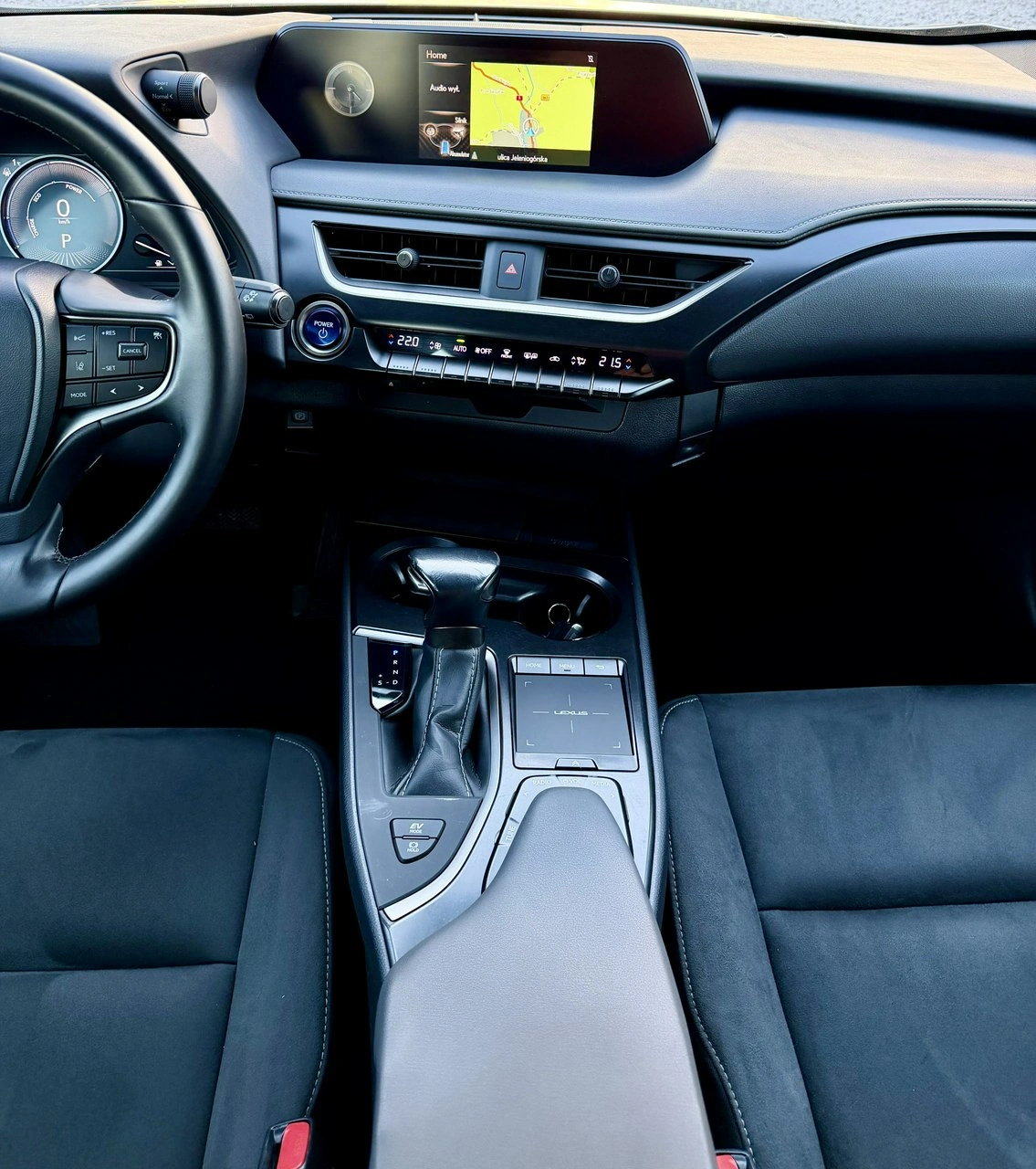 Lexus UX - Zdjęcie 15