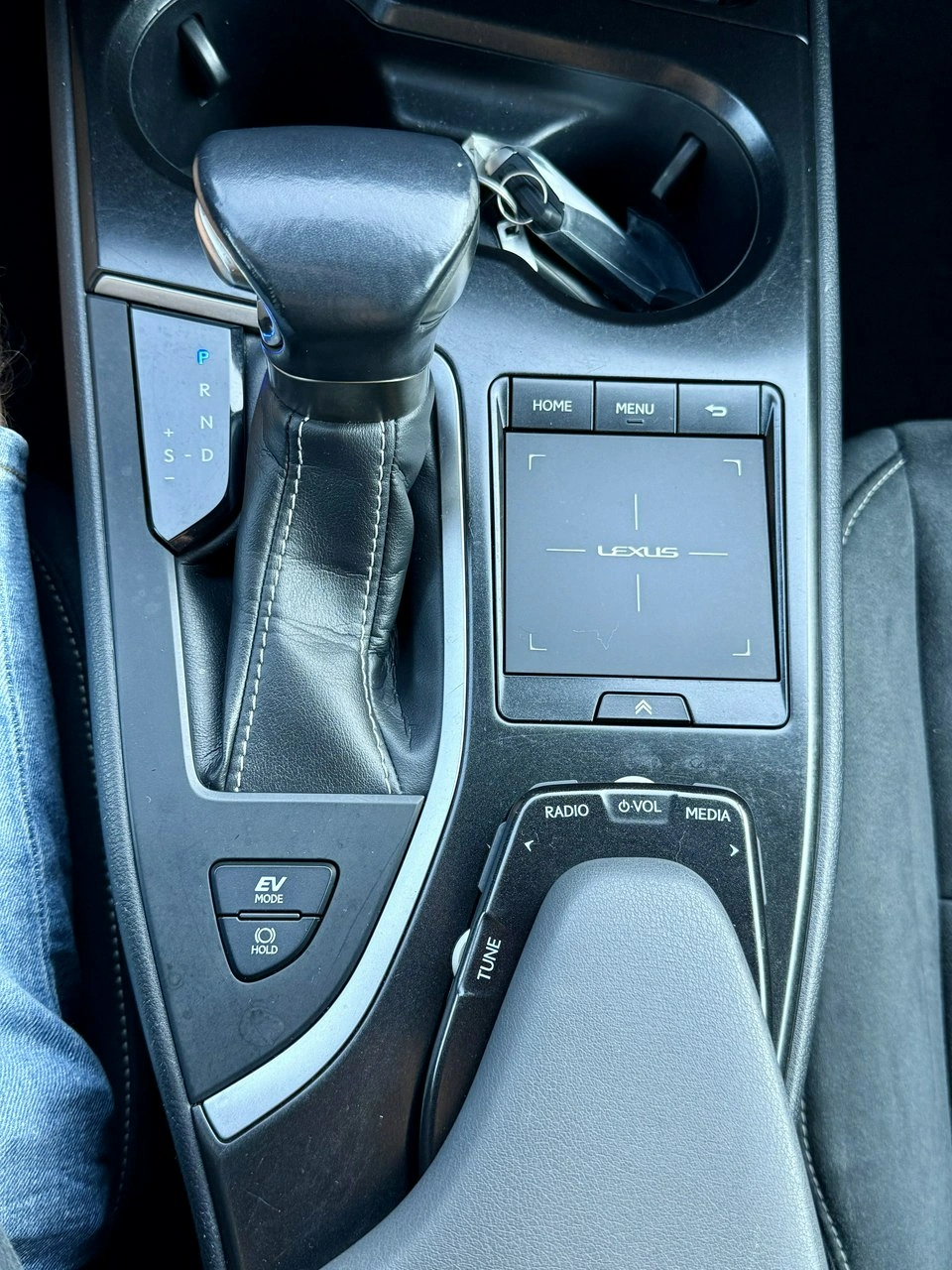 Lexus UX - Zdjęcie 35