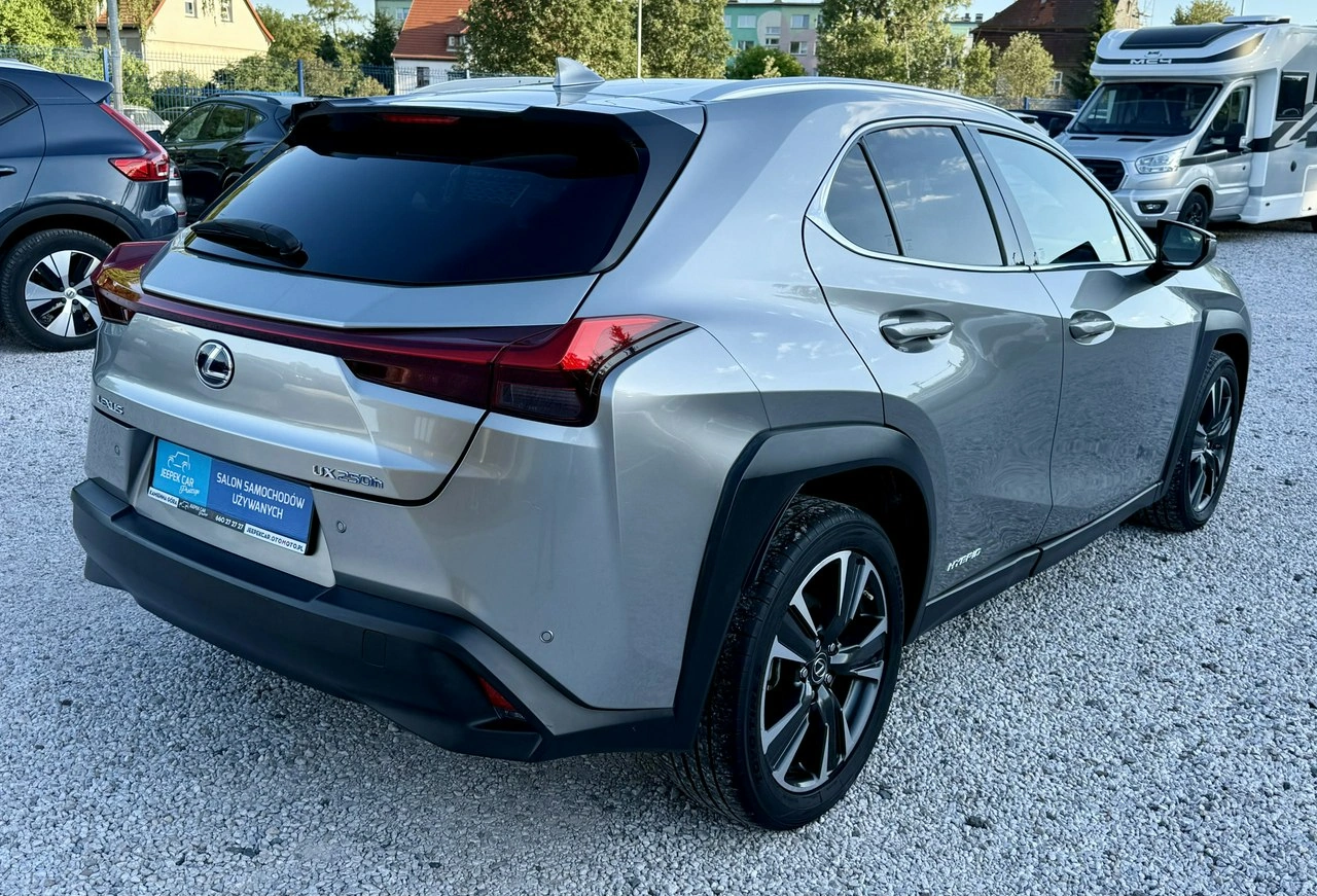Lexus UX - Zdjęcie 4