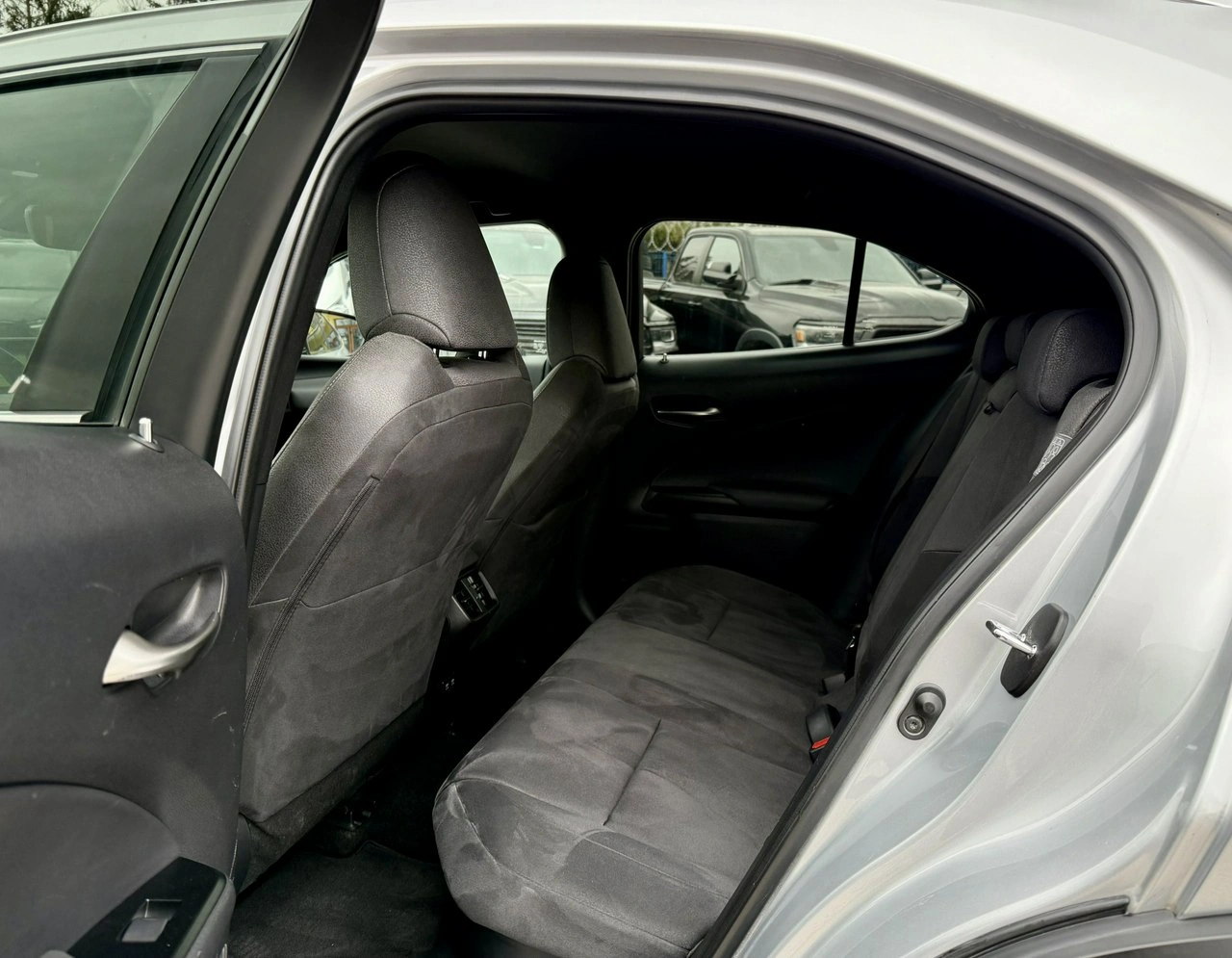 Lexus UX - Zdjęcie 9