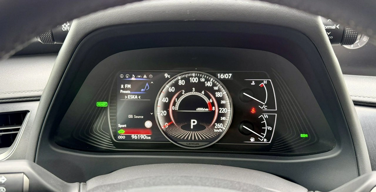 Lexus UX - Zdjęcie 25