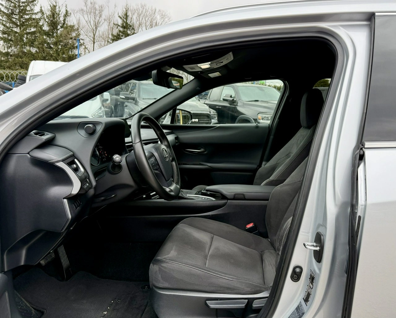 Lexus UX - Zdjęcie 8