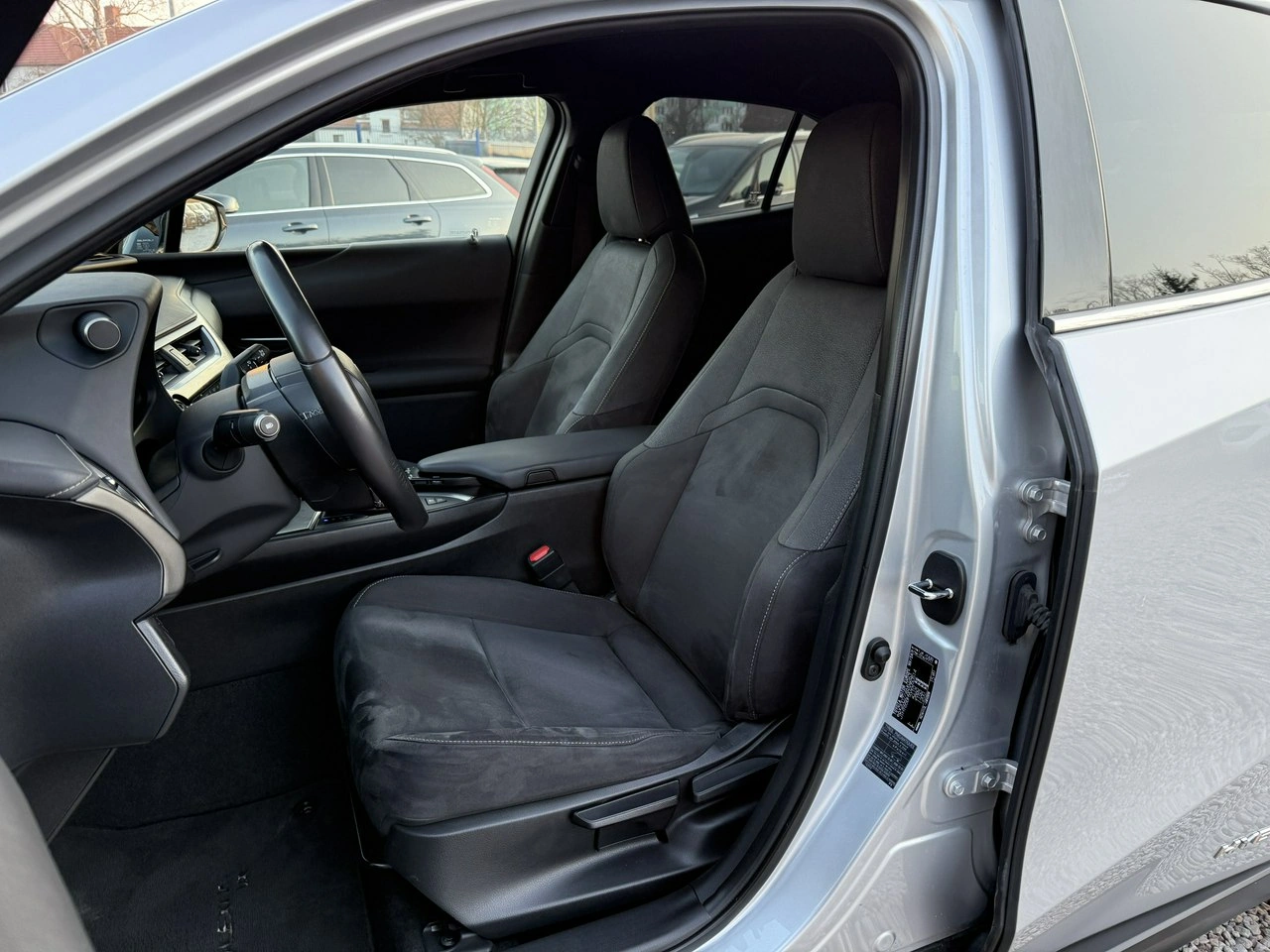 Lexus UX - Zdjęcie 15