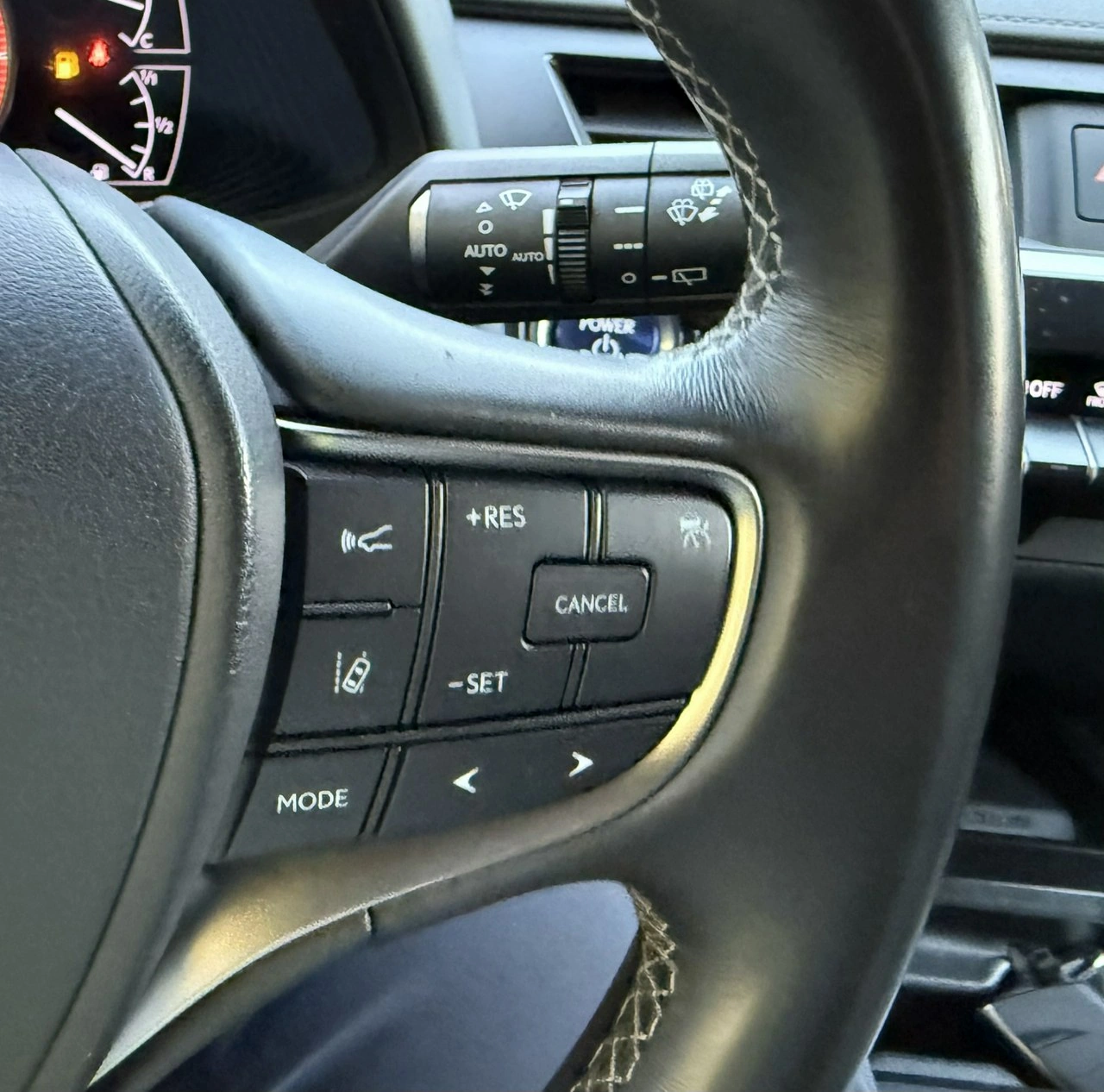 Lexus UX - Zdjęcie 20