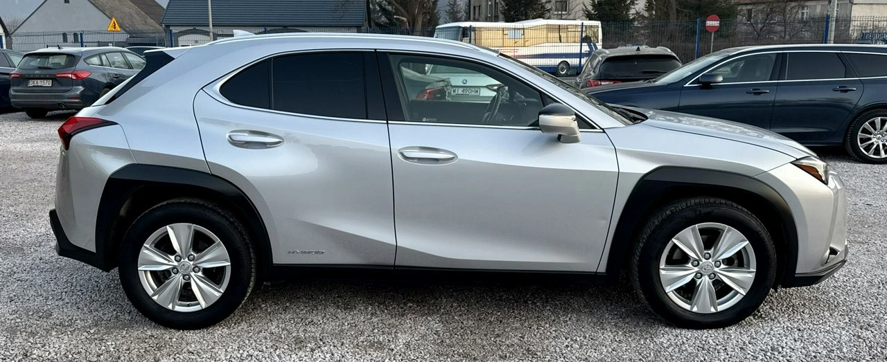 Lexus UX - Zdjęcie 3