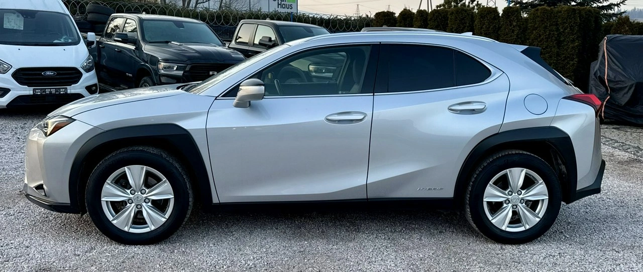 Lexus UX - Zdjęcie 6