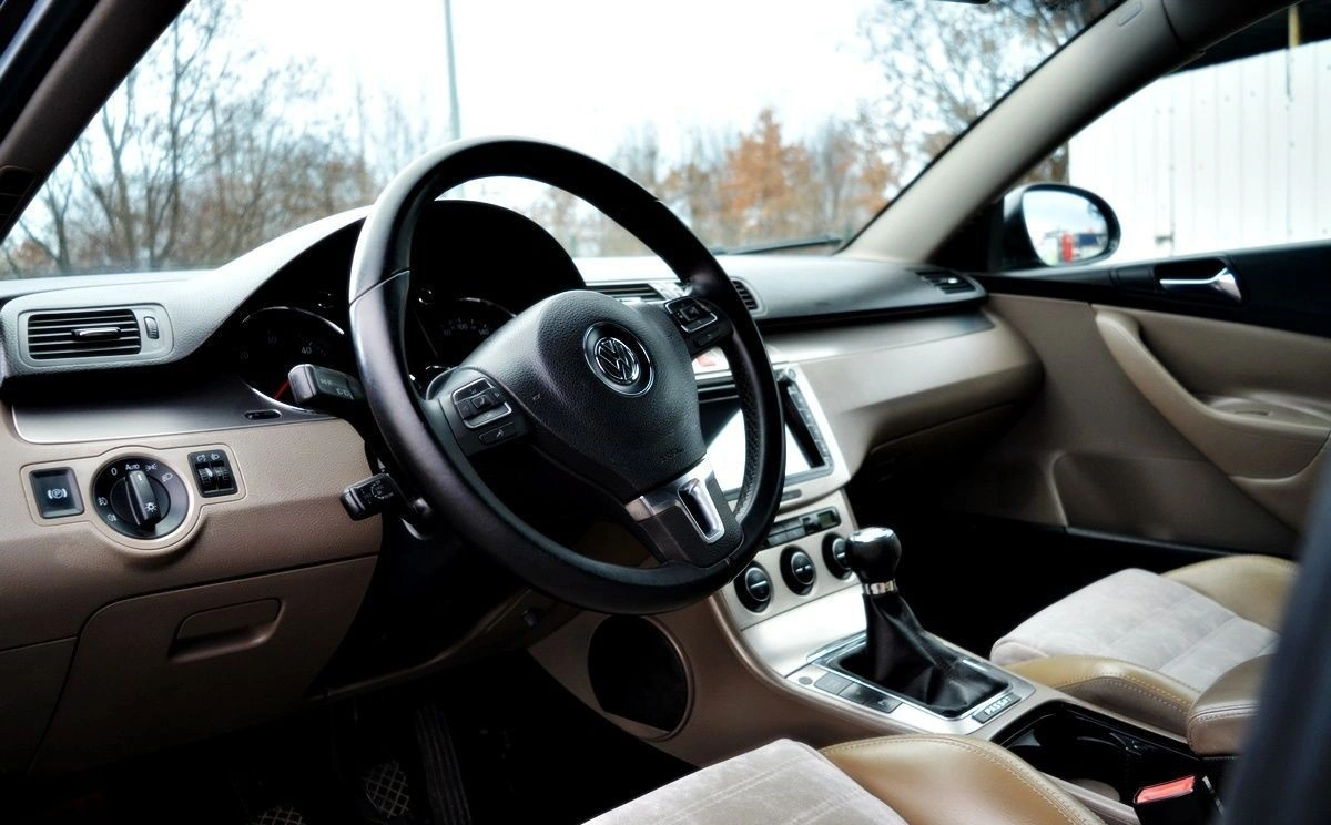 Volkswagen Passat - Zdjęcie 10