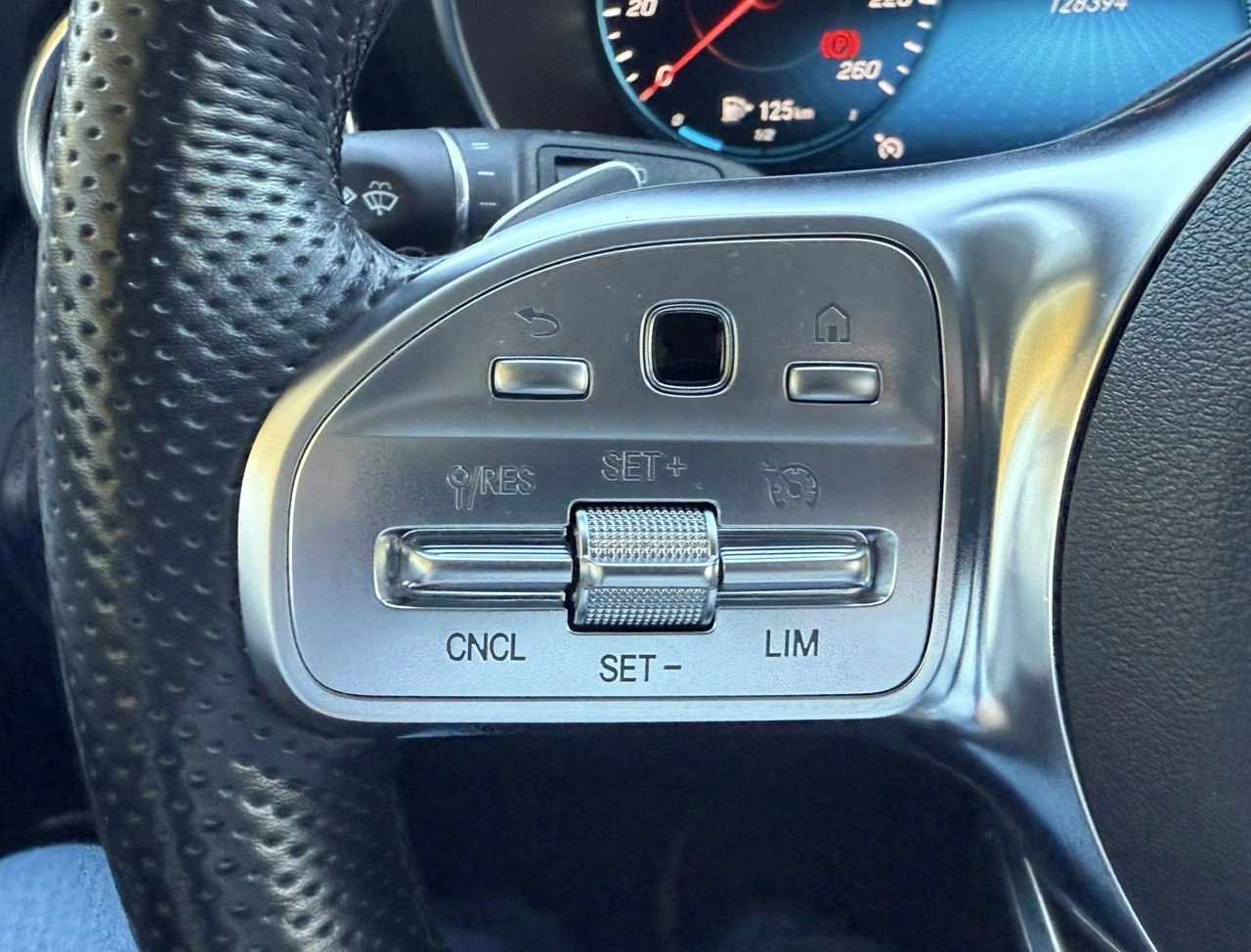 Mercedes GLC 300 - Zdjęcie 33