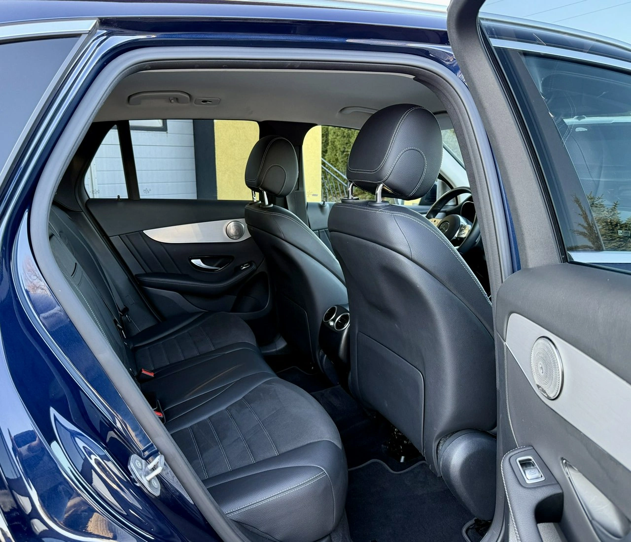 Mercedes GLC 300 - Zdjęcie 11