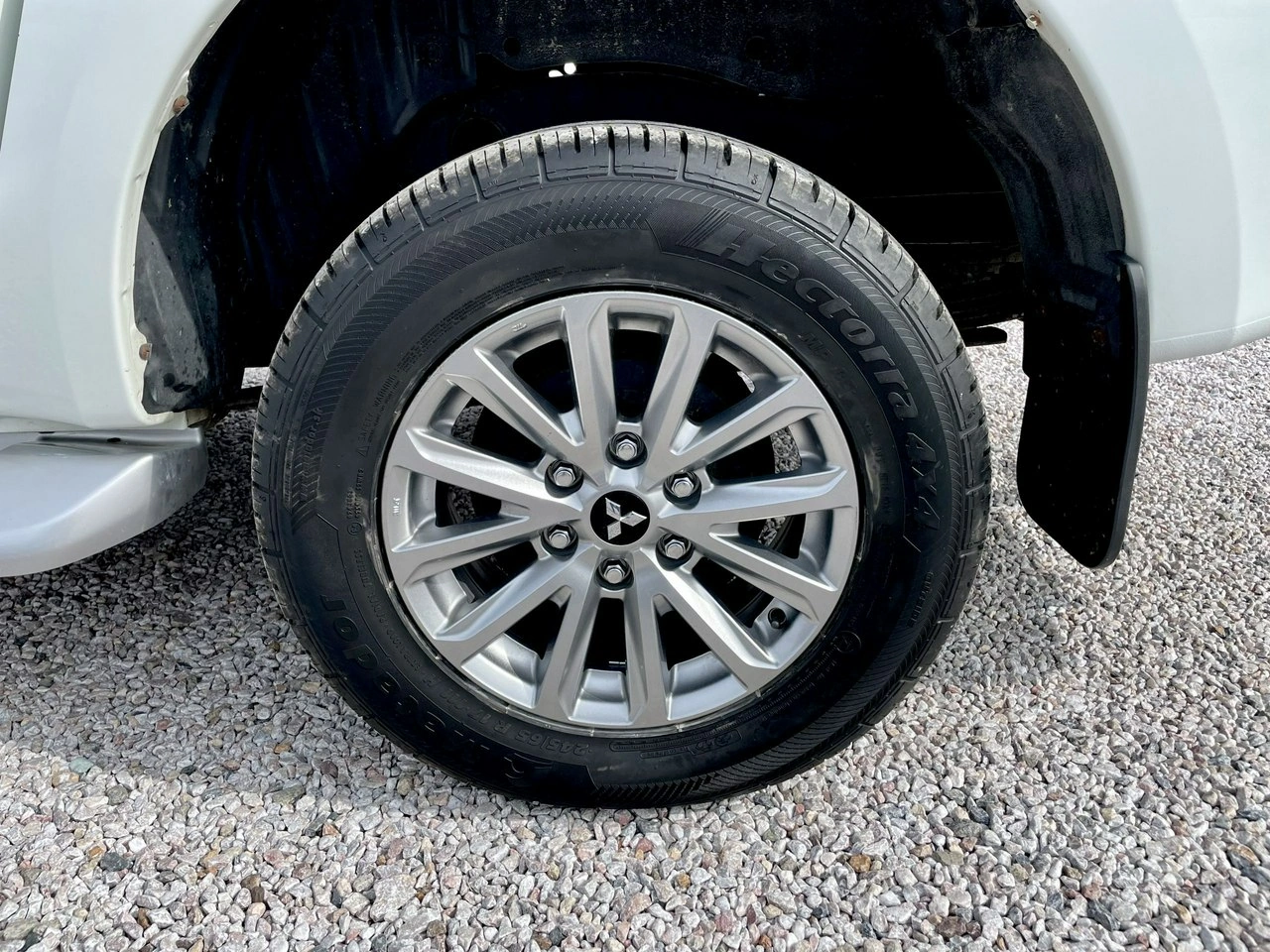 Mitsubishi L200 - Zdjęcie 26