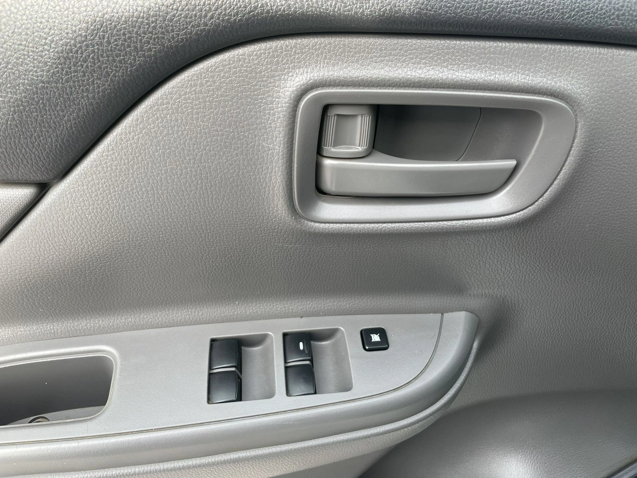 Mitsubishi L200 - Zdjęcie 18