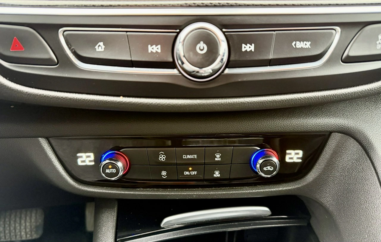Opel Insignia - Zdjęcie 19