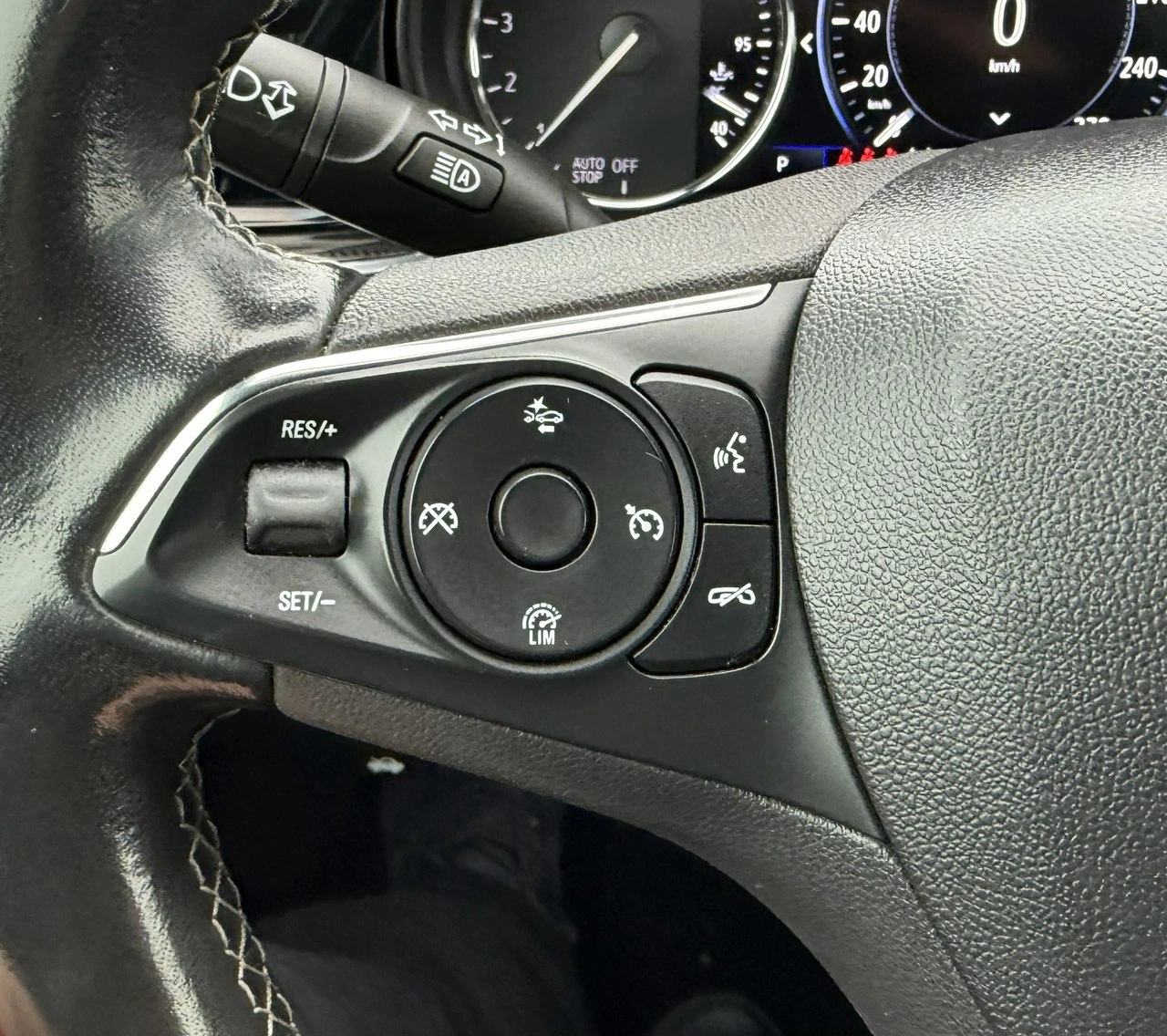 Opel Insignia - Zdjęcie 21