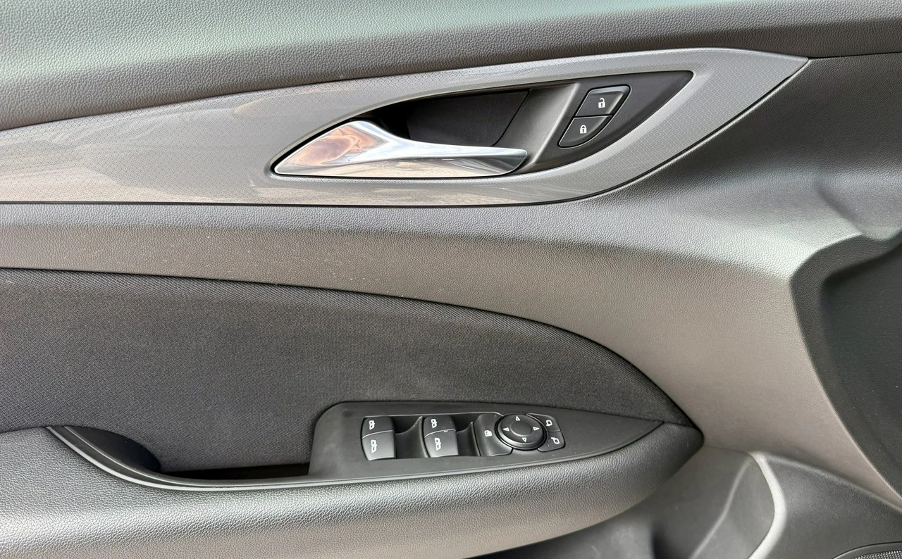 Opel Insignia - Zdjęcie 32