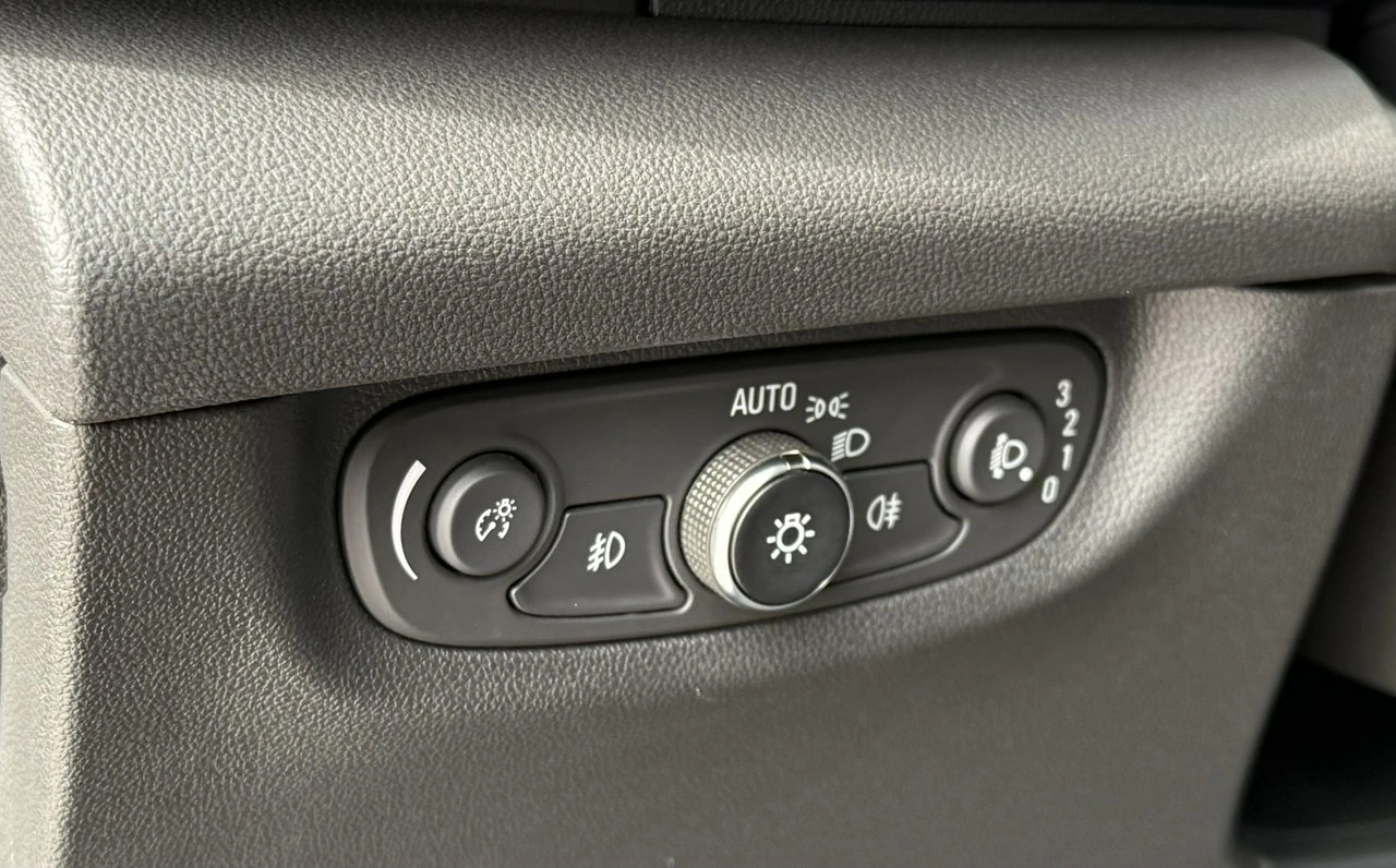 Opel Insignia - Zdjęcie 30