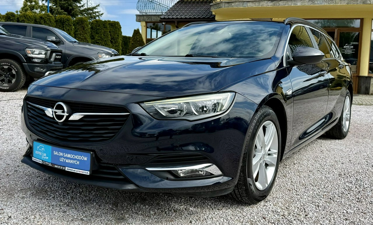 Opel Insignia - Główne zdjęcie