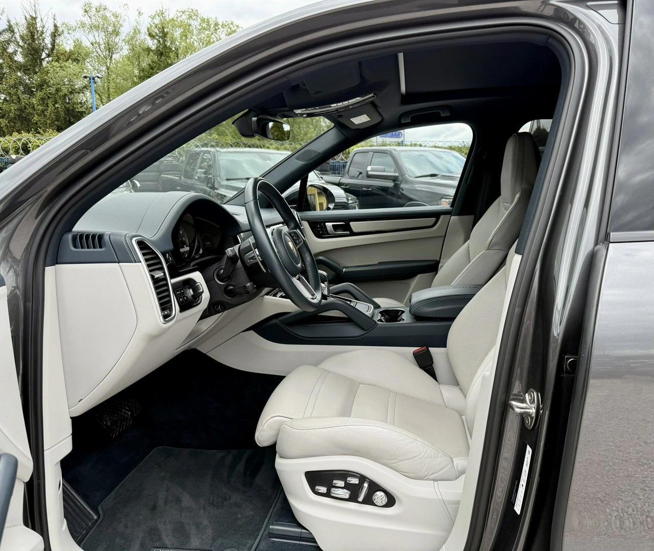 Porsche Cayenne - Zdjęcie 8