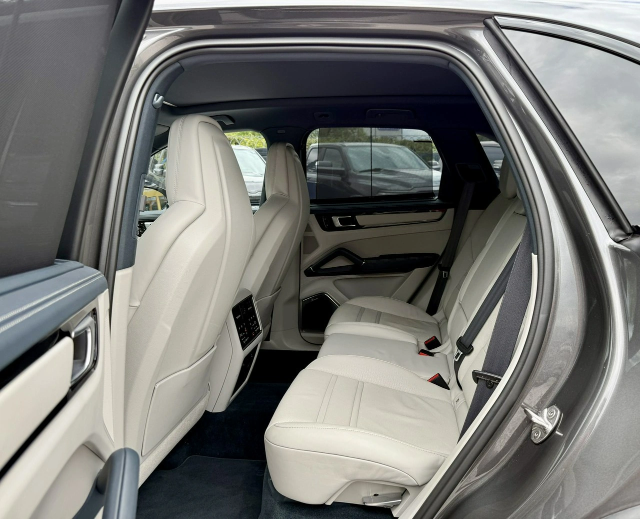 Porsche Cayenne - Zdjęcie 9