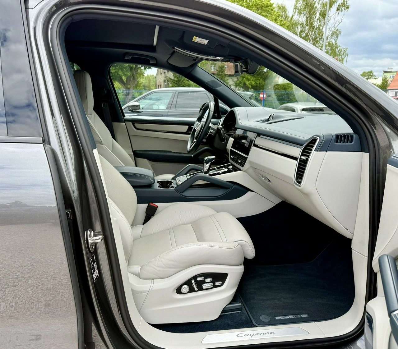 Porsche Cayenne - Zdjęcie 12