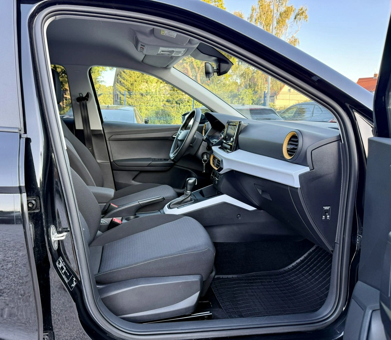 Seat Arona - Zdjęcie 12