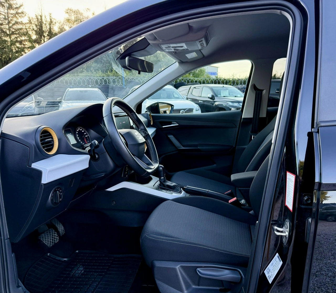 Seat Arona - Zdjęcie 8