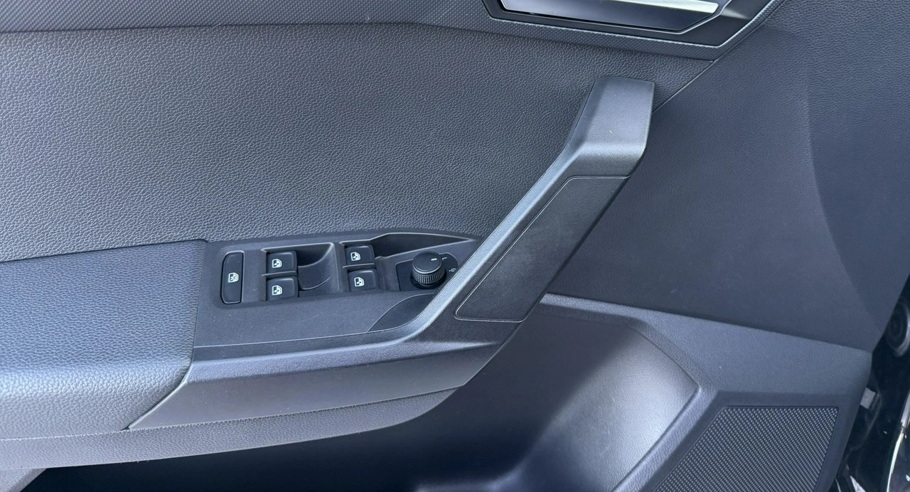 Seat Arona - Zdjęcie 32