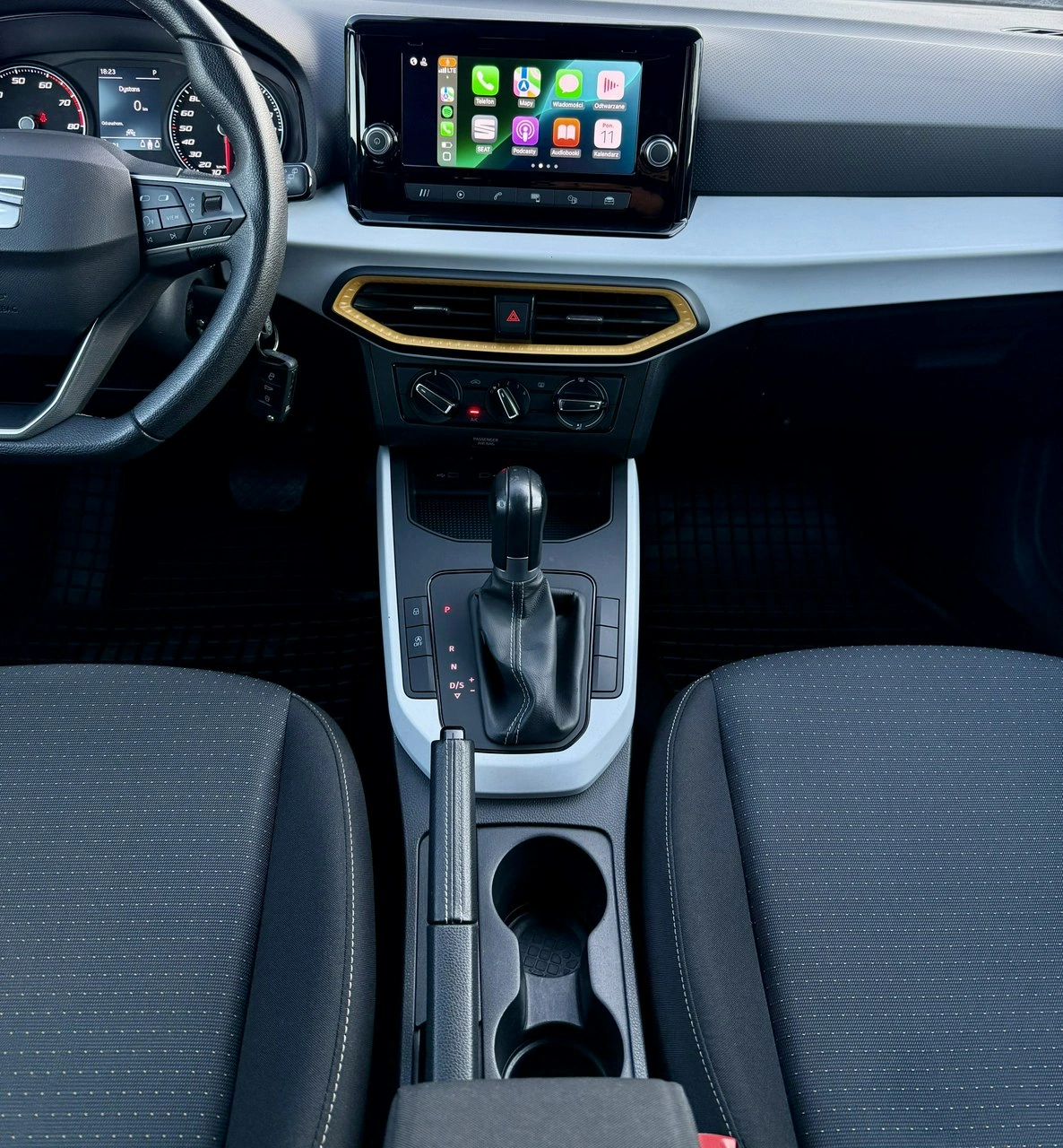 Seat Arona - Zdjęcie 15