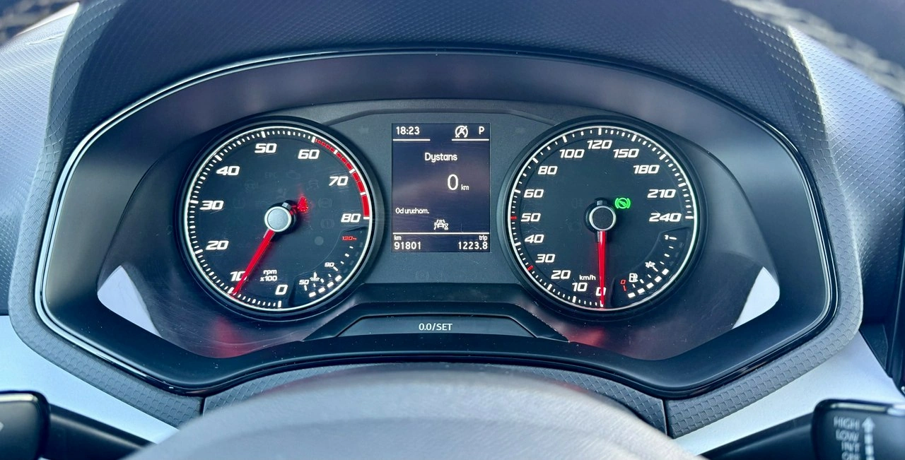 Seat Arona - Zdjęcie 18