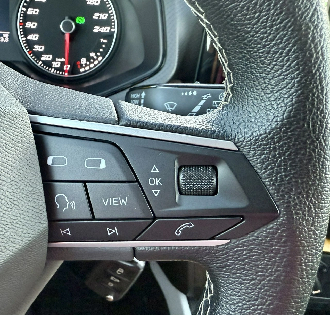 Seat Arona - Zdjęcie 20