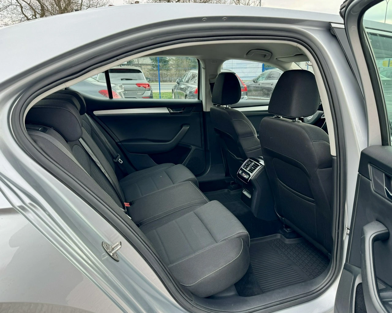 Skoda Superb - Zdjęcie 17
