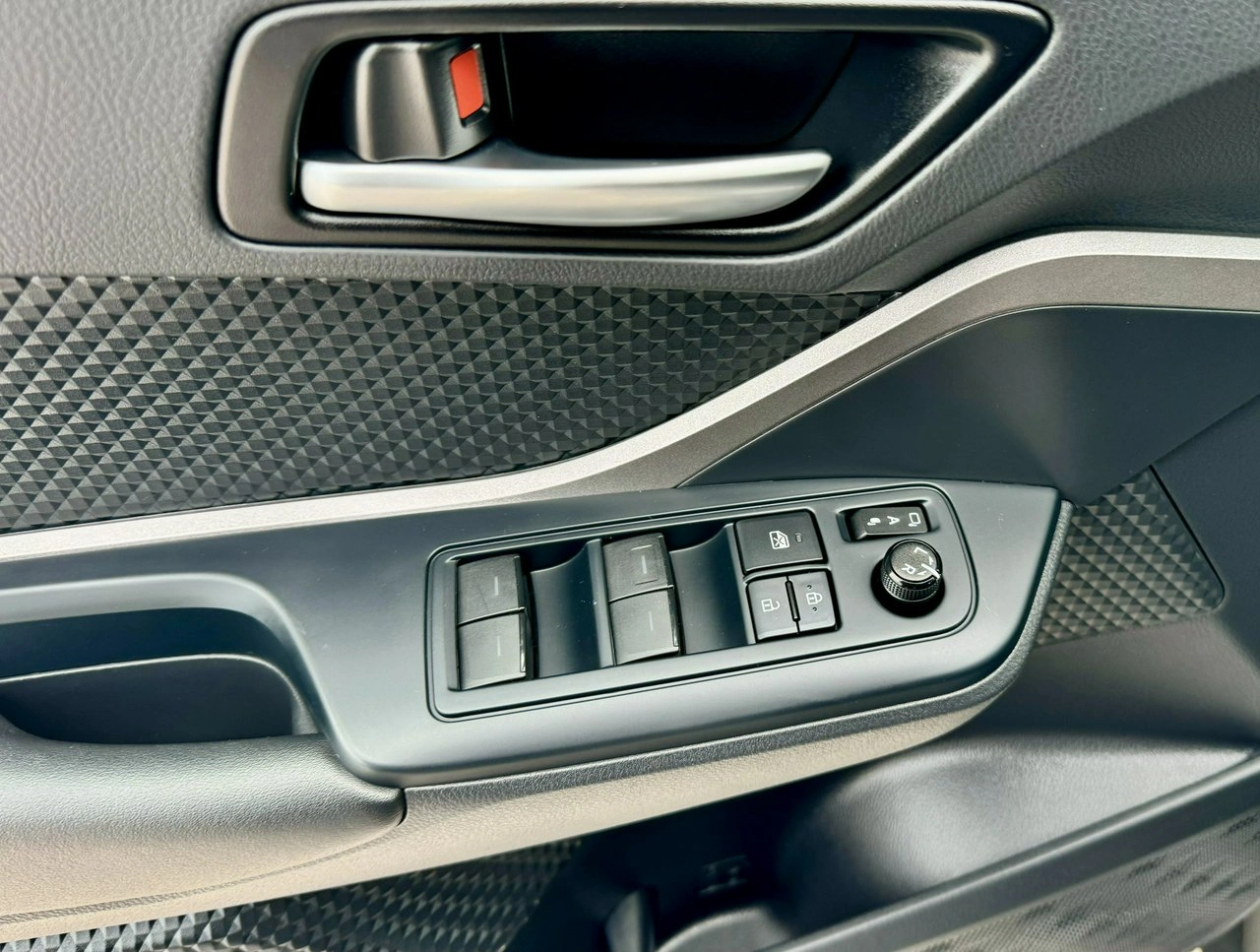 Toyota C-HR - Zdjęcie 29