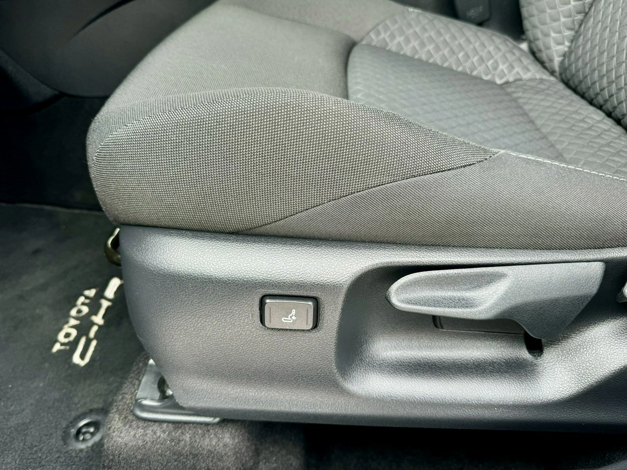 Toyota C-HR - Zdjęcie 19