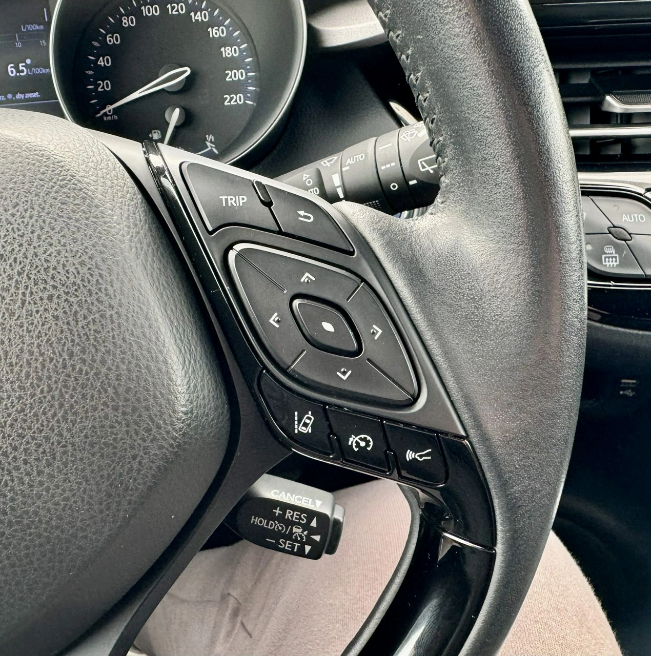 Toyota C-HR - Zdjęcie 21