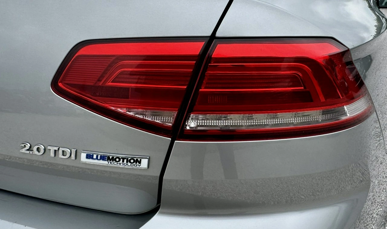 Volkswagen Passat - Zdjęcie 14