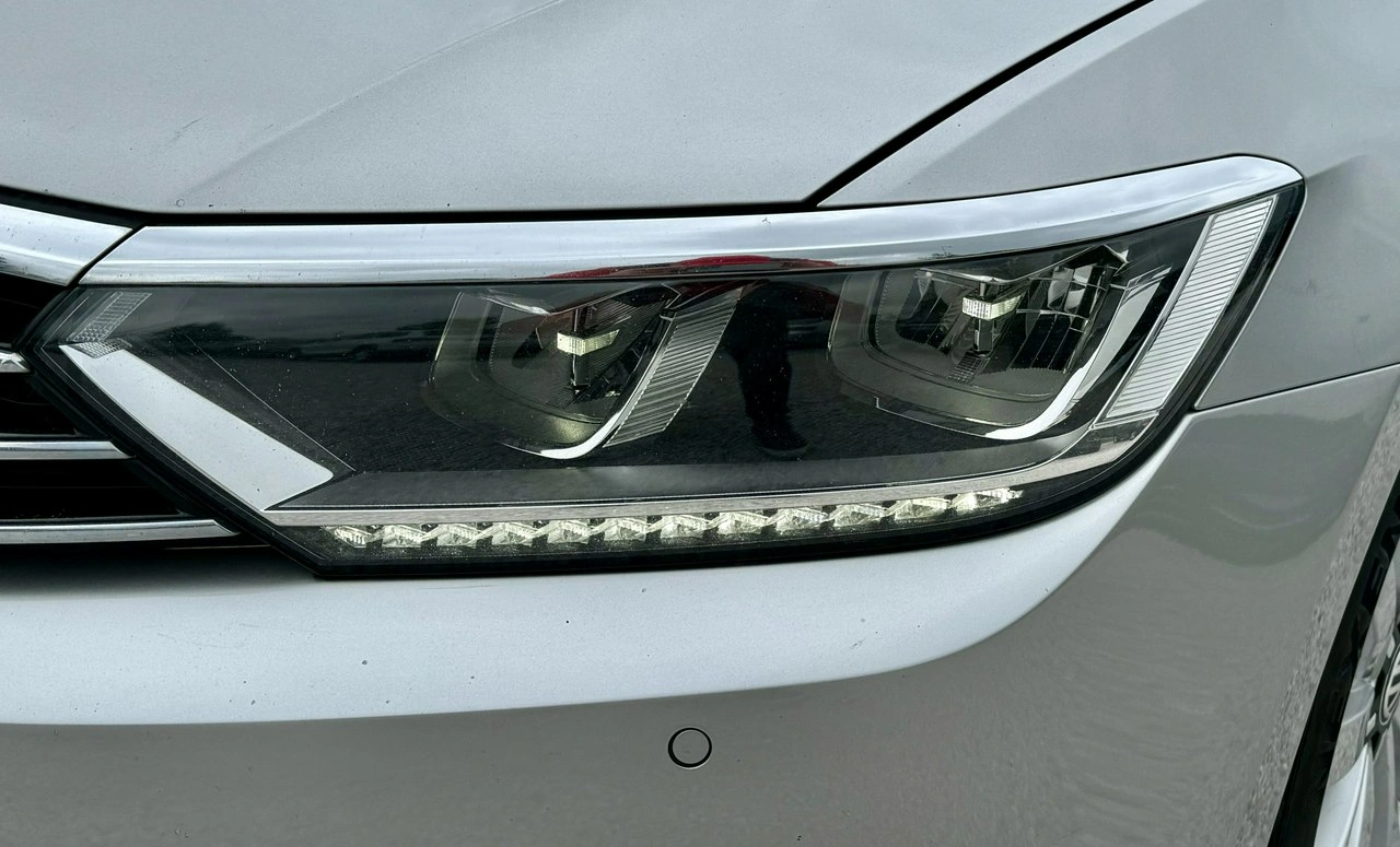 Volkswagen Passat - Zdjęcie 13