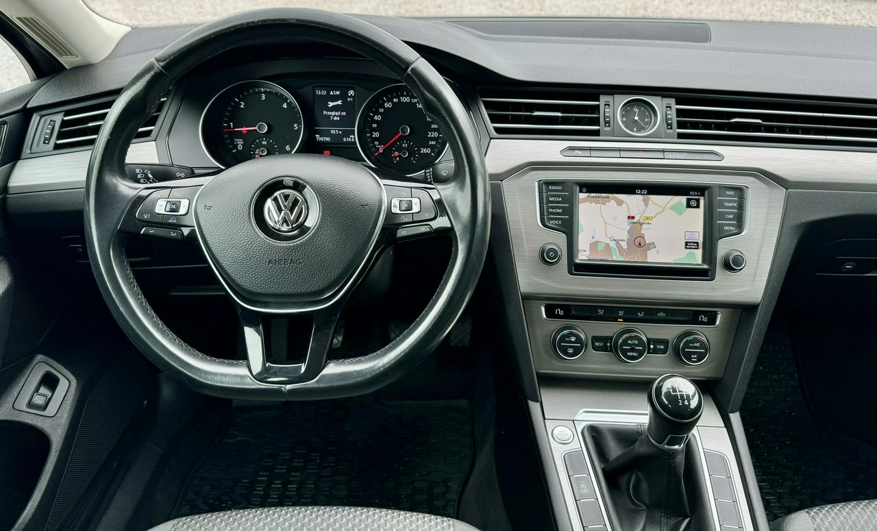 Volkswagen Passat - Zdjęcie 15