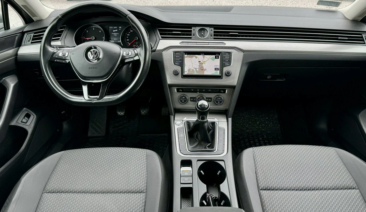 Volkswagen Passat - Zdjęcie 10